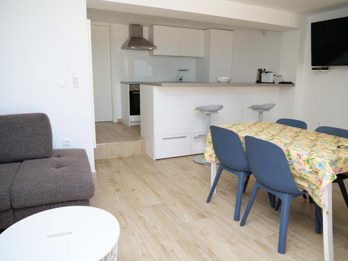 Apartmani Smilja Primosten Bagian luar foto