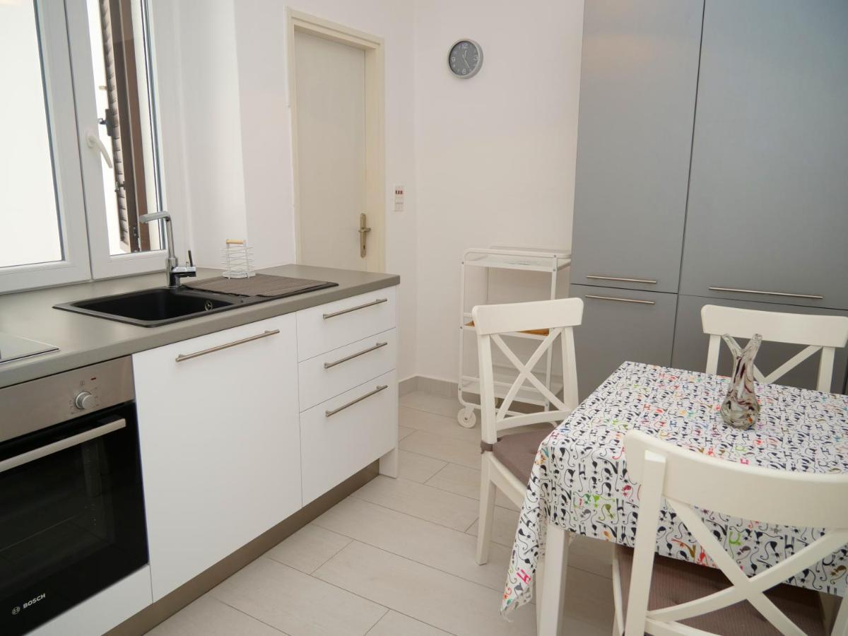 Apartmani Smilja Primosten Bagian luar foto